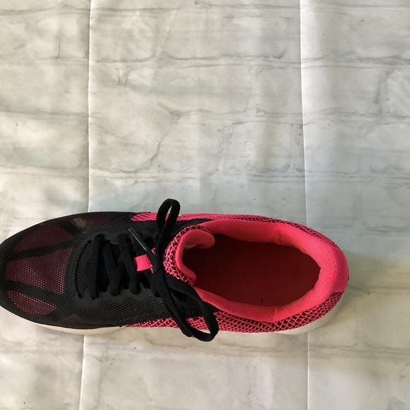 NIKE REVOLUTION 3 SNEAKERS (Size: 10) ( Color : Pink/ Black) PREOWNED - Picture 2 of 10